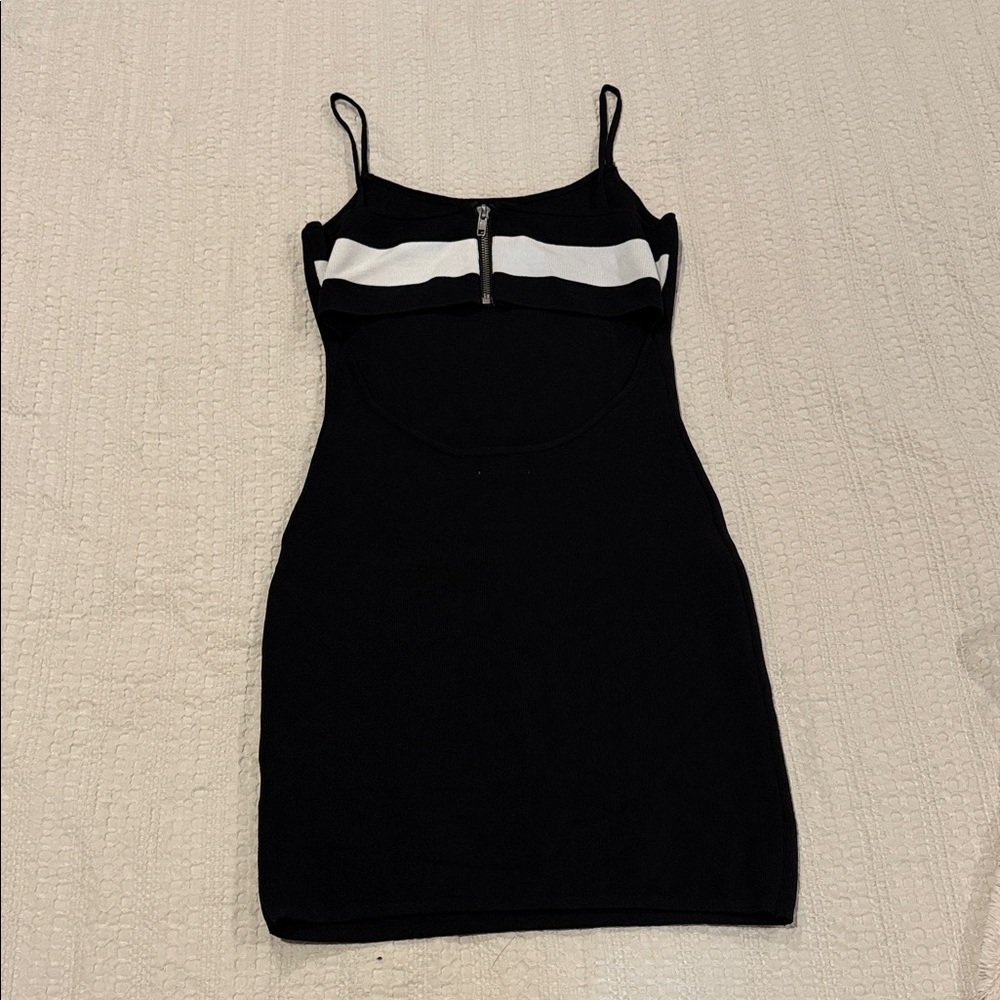 Black mini superdown dress with open back - black and white